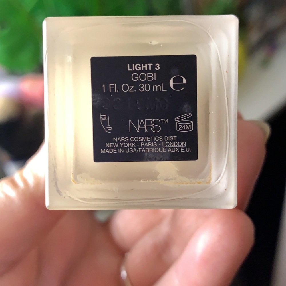 Nars all day luminous foundation
